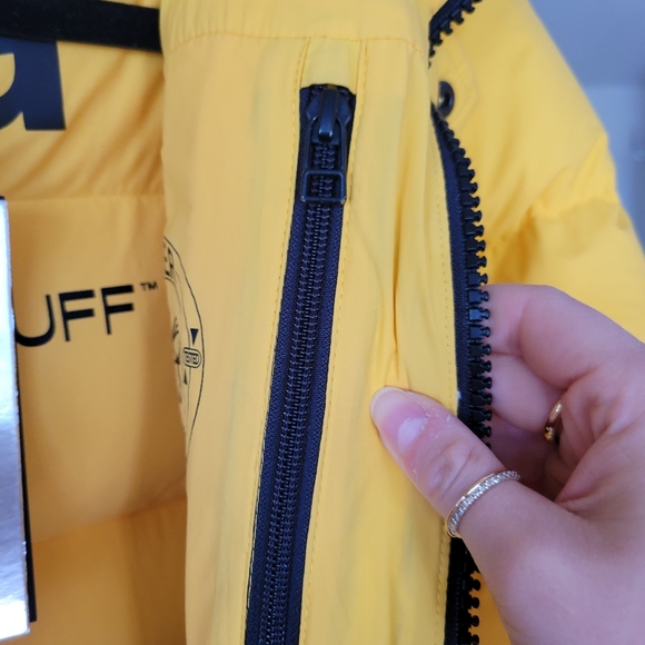 XS Aritzia Super Puff - Picture 5 of 11